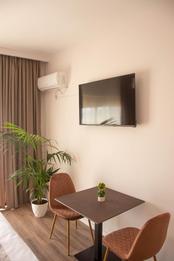 Wave Beachfront Apartments Durrës Exterior foto